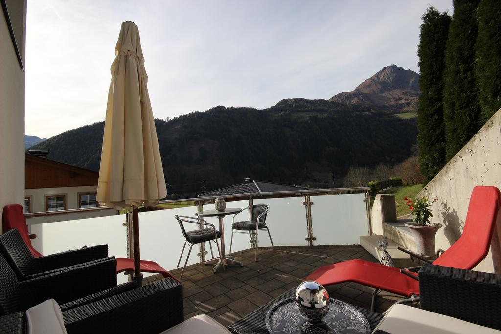 Apartments Schloss-Weissenstein-Strasse Matrei in Osttirol Esterno foto